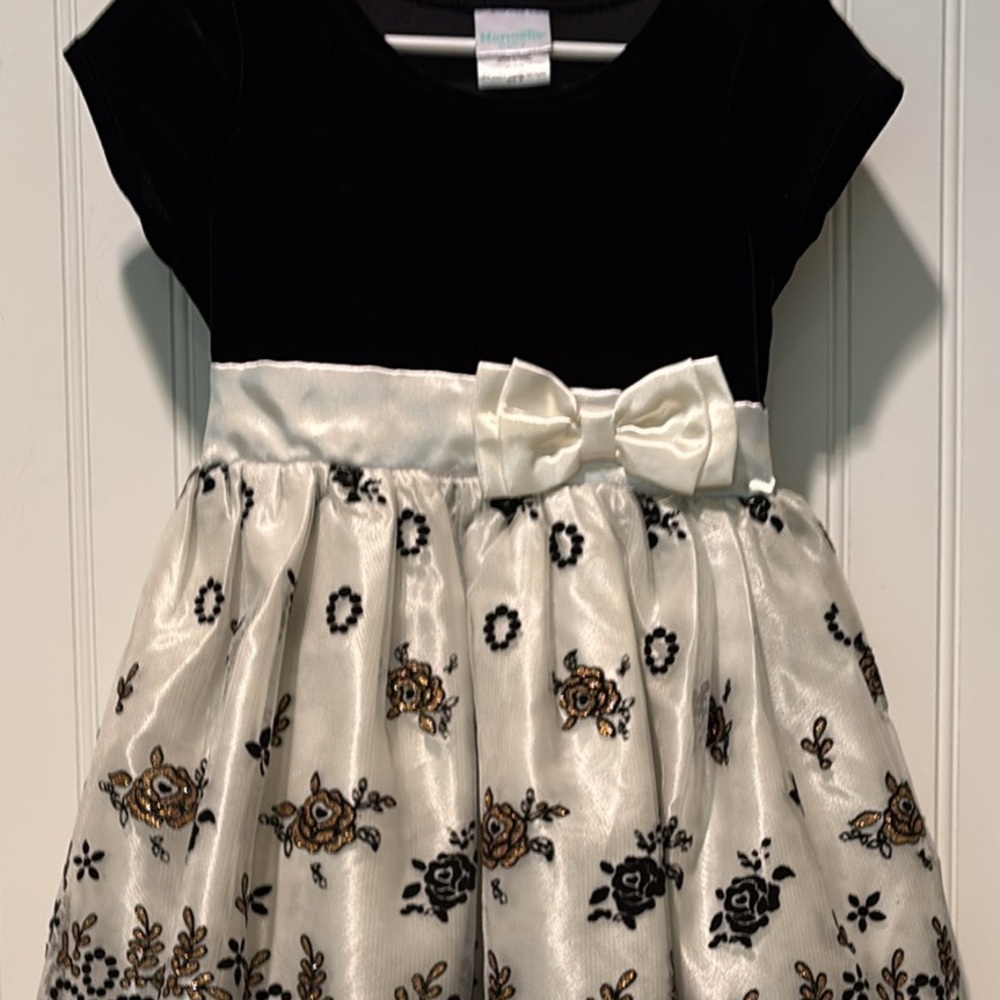 Nanette Baby Elegant Black and White Kids Dress with Floral Design Size 4T